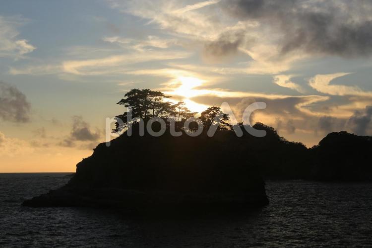 堂ヶ島乗浜海岸の夕陽 乗浜海岸,夕陽,砂浜の写真素材