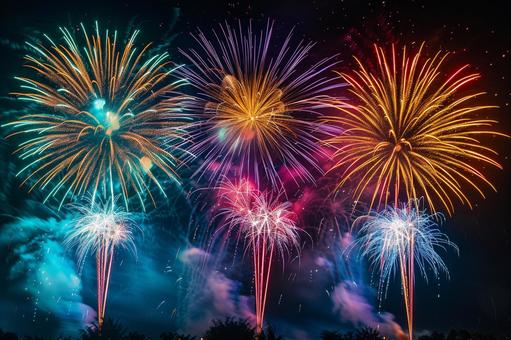 夜空に広がるカラフルな打ち上げ花火 夜空に広がるカラフルな打ち上げ花火の写真