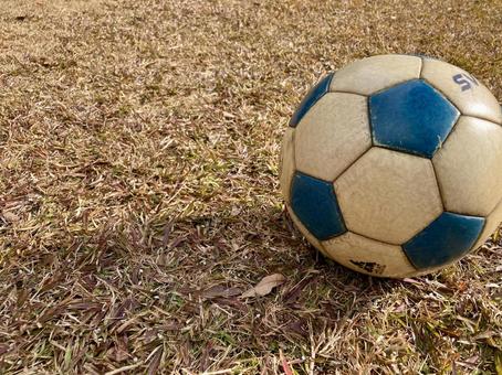 公園のサッカーボール 公園のサッカーボールの写真