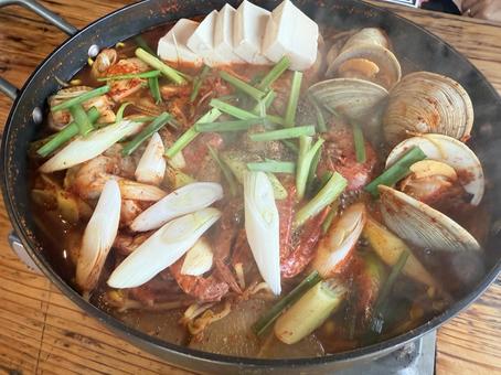 韓国料理 海鮮鍋 韓国料理 海鮮鍋の写真