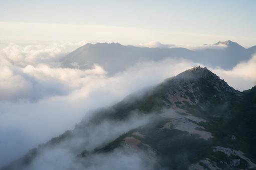 雲海と山脈の写真
