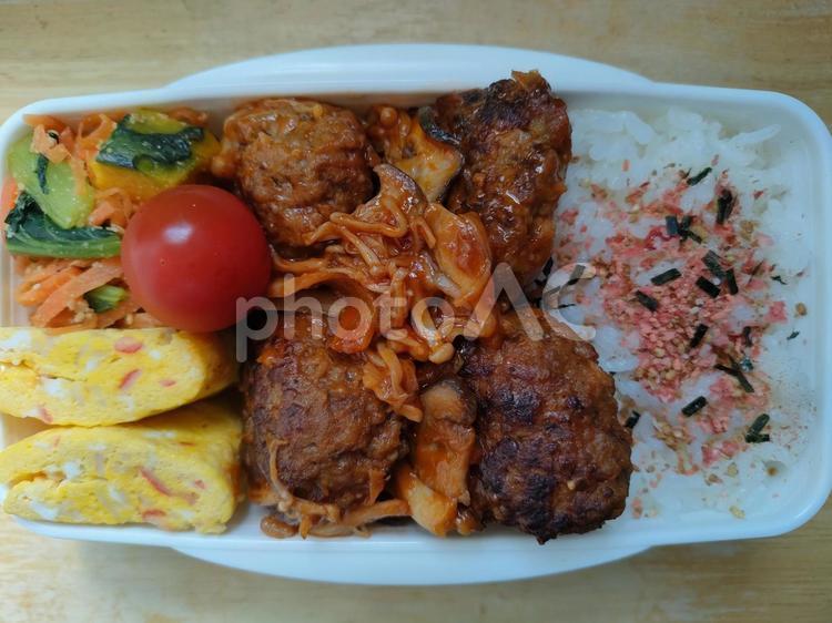手作りハンバーグ弁当！ お弁当,お昼,お昼ご飯の写真素材