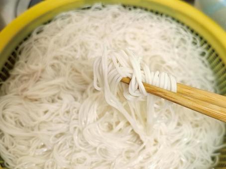 Freshly boiled somen noodles_1, JPG