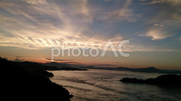 瀬戸内の海 日暮れ,水域,暁の写真素材
