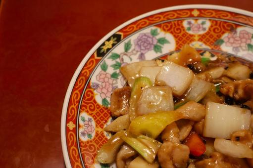 中華料理店の鶏肉のトーチー炒め 中華料理店の鶏肉のトーチー炒めの写真