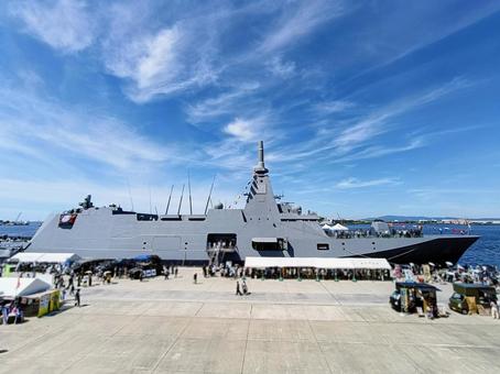 石川県金沢港 港フェスタ 護衛艦一般開放 石川県金沢港 港フェスタ 護衛艦一般開放 港フェスタ,石川県,イベントの写真素材