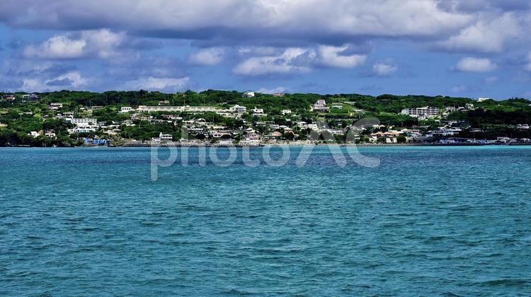 海から見える古宇利島 古宇利島,海,空の写真素材