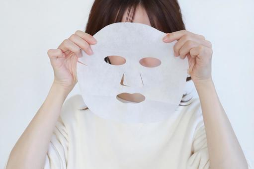 パックをする女性　スキンケア シートマスク,フェイスパック,美容の写真素材