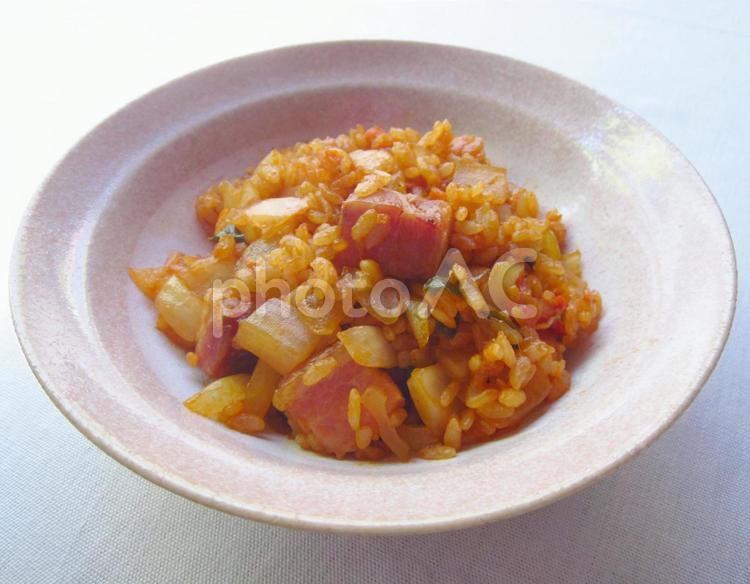 ケチャップごはん作ってみました チキンライス,ケチャップ,玉ねぎの写真素材