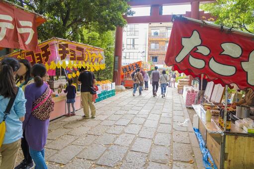 Photo, un festival, shinto, puestos de comida, 