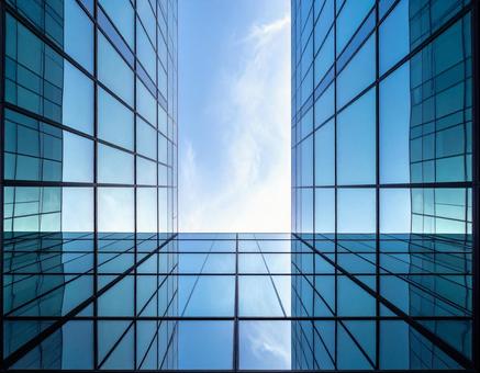 シンメトリー　雲　空の写真