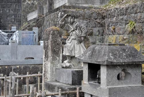 白虎隊自刃の地_少年武士の石像 白虎隊自刃の地_少年武士の石像 白虎隊,少年武士の石像,鶴ヶ城の写真素材