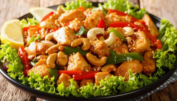 鶏肉とカシューナッツ炒め 中華料理 鶏肉とカシューナッツ炒め 中華料理の写真