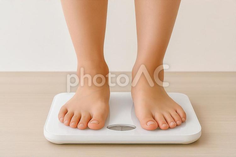 体重計に乗る女性の足 体重計,測定,ダイエットの写真素材