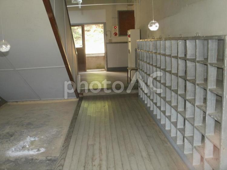 レトロな廃校・木造校舎「第四中学校」群馬 第四中学校,木造校舎,廃校の写真素材
