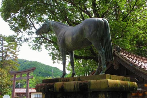 島根県-物部神社-パーソロン号御神馬像 島根県-物部神社-パーソロン号御神馬像 物部神社,神社,石見国の写真素材