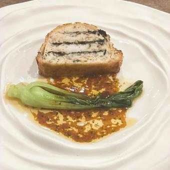 魚介のムースのパイ包焼き 魚介のムースのパイ包焼き パイ包焼き,魚介,ムースの写真素材