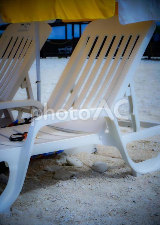 ビーチチェア　イメージ ビーチチェア,デッキチェア,海辺の写真素材