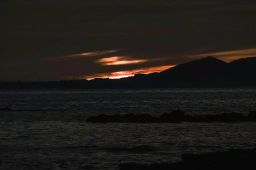 <Goto scenery> Coastal scenery at dawn in summer, sea, coastal, breaking dawn, JPG