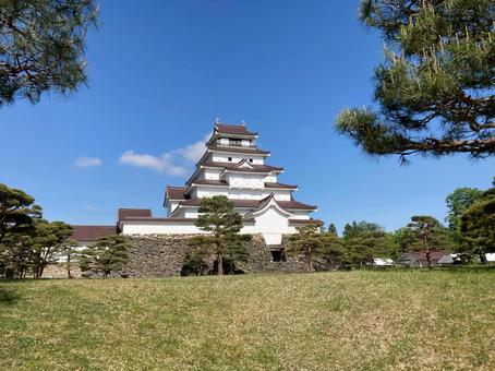 福島県 鶴ヶ城(会津若松城)の遠景 福島県 鶴ヶ城(会津若松城)の遠景 お城,会津若松,鶴ヶ城の写真素材