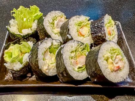 宮崎の名物サラダ巻き 宮崎の名物サラダ巻き 鮨,寿司,海苔巻きの写真素材
