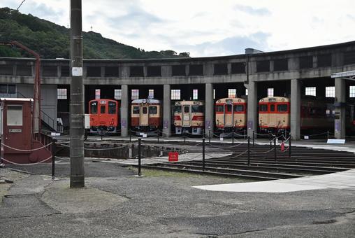 津山まなびの鉄道館 津山まなびの鉄道館 屋根,郊外,鉄道の写真素材