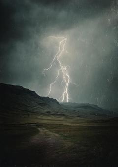空を走る雷光の神秘 空を走る雷光の神秘の写真