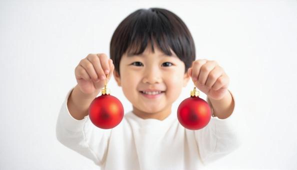 クリスマスオーナメントと子供 クリスマスオーナメントと子供の写真