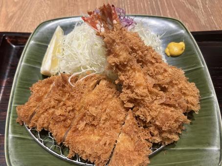 とんかつと海老フライ とんかつと海老フライ とんかつ,海老フライ,定食の写真素材