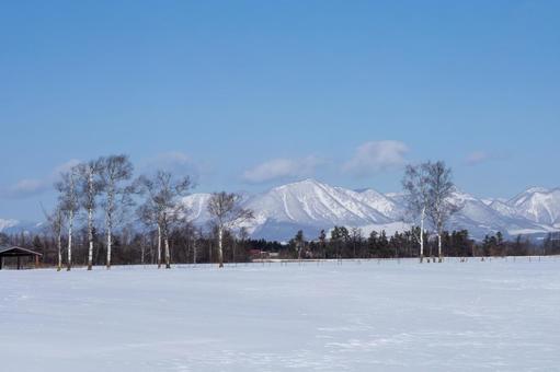 ウペペサンケ山と然別の山々 ウペペサンケ山と然別の山々の写真