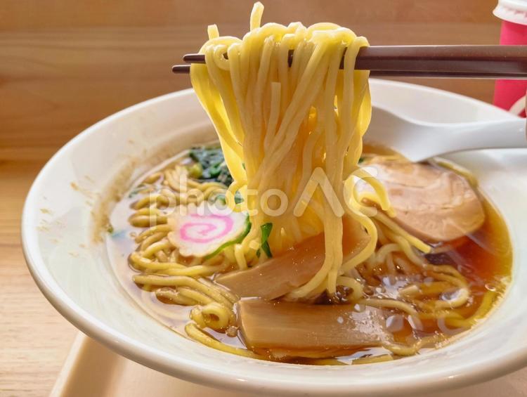 最高の一杯を戴きます ラーメン,醤油ラーメン,町中華の写真素材