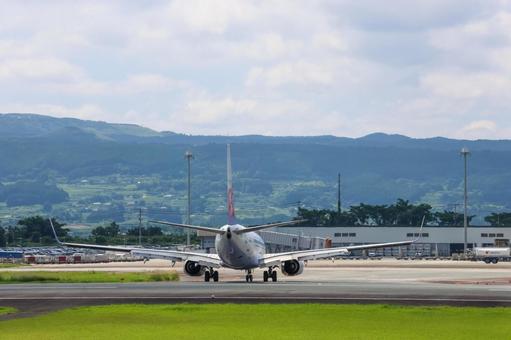 午前便、空へ準備完了 午前便、空へ準備完了 飛行機,航空機,旅客機の写真素材