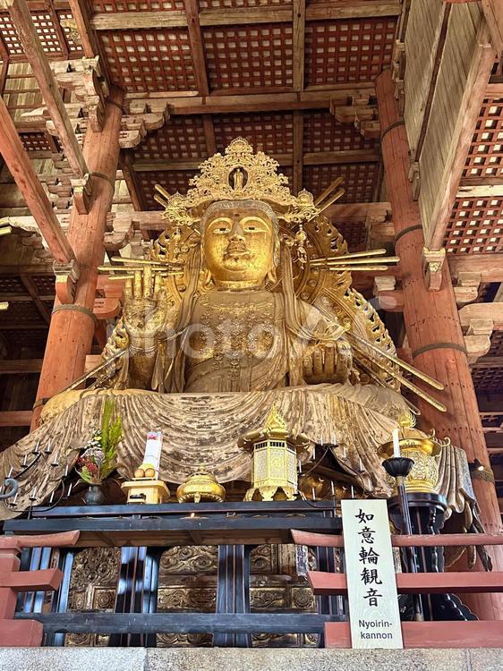 奈良　東大寺大仏殿　如意輪観音 なら,奈良,東大寺の写真素材