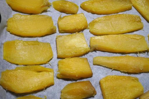 干し芋作り（オーブンレンジ）02 干し芋作り,サツマイモ,薩摩芋の写真素材