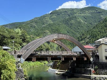 梼原川にかかる梼原橋 梼原橋,梼原川,梼原町の写真素材