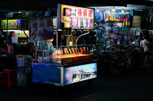 台湾・台北 艋舺夜市（広州街夜市） 台湾,台北,艋舺夜市の写真素材