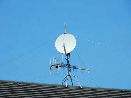 【風景写真】テレビ受信アンテナ 【風景写真】テレビ受信アンテナ アンテナ,テレビ,受信の写真素材