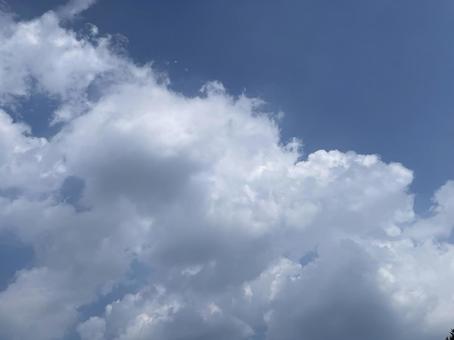 青空に雲 青空に雲の写真