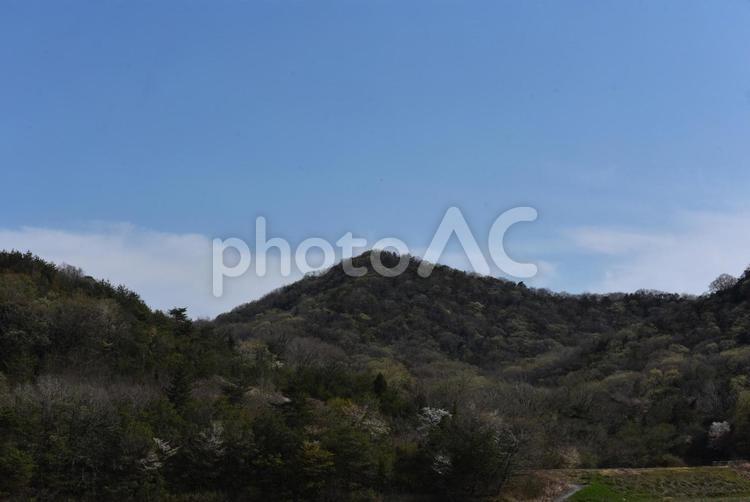 青空と山の風景が癒しをくれるでしょう あおぞら,山,晴天の写真素材