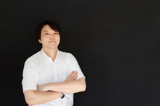自信を持つ男性のポートレート 自信を持つ男性のポートレート 男性,ポートレート,白いシャツの写真素材