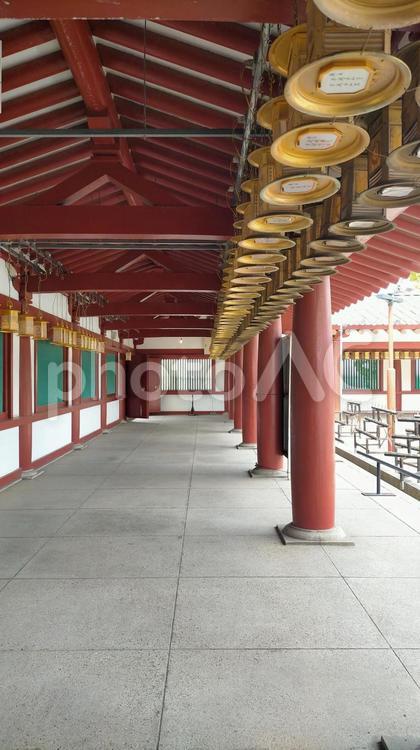 四天王寺の通路風景 四天王寺,通路,風景の写真素材
