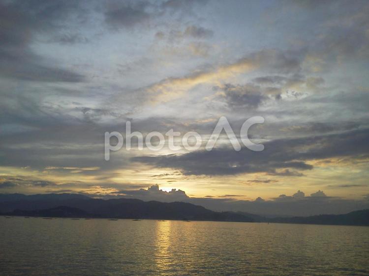 夕暮れの海 風景,海,自然の写真素材