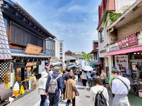 成田山新勝寺の表参道の賑わい 成田山新勝寺の表参道の賑わい 成田山,新勝寺,表参道の写真素材