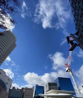 青空の下の都市風景 青空の下の都市風景の写真