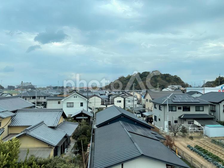 【風景写真】車からの眺め 家並み,家,住宅の写真素材