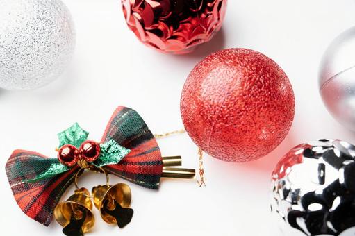 クリスマス飾りの赤銀構図 クリスマス,オーナメント,飾りの写真素材