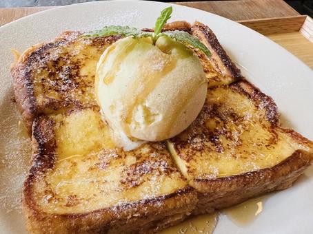 バニラアイスのフレンチトースト バニラアイスのフレンチトースト フレンチトースト,バニラアイス,デザートの写真素材