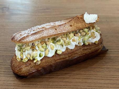 ピスタチオのエクレア エクレア,ピスタチオクリーム,ピスタチオの写真素材