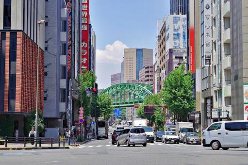 秋葉原2025夏 万世橋交差点付近 秋葉原2025夏 万世橋交差点付近の写真