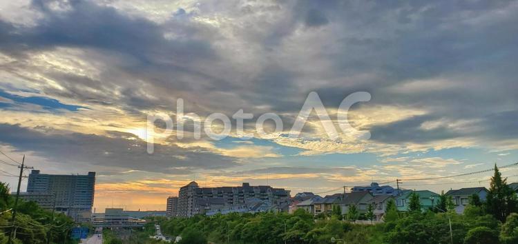 夕暮れ 空,日暮れ,都市の写真素材